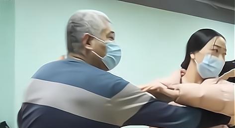 遭遇大我15岁男人的不确认关系（如何应对年龄差异带来的矛盾和困扰）