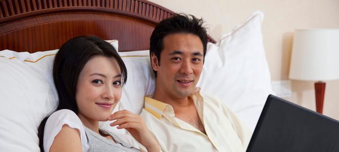 结婚后遇到初恋，他不愿离婚怎么办？（保护婚姻的正确姿势）