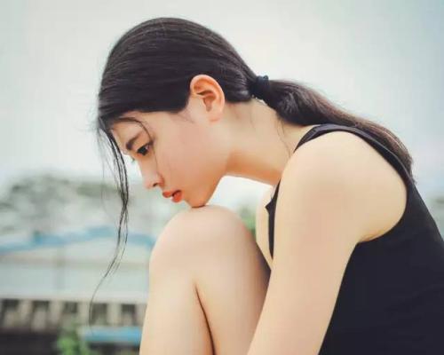 男女情人分手要拉黑吗？（如何处理分手后的联系问题，拉黑是最好的选择吗？）