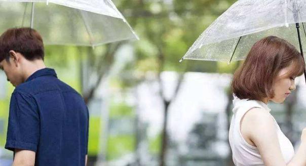 如何成功挽回前女友？（15个必备挽回方法，让你赢回她的心）