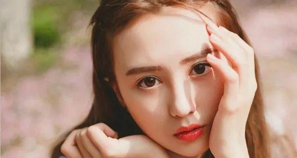 如何挽回女友的心？（15个步骤帮你重获她的爱与信任）