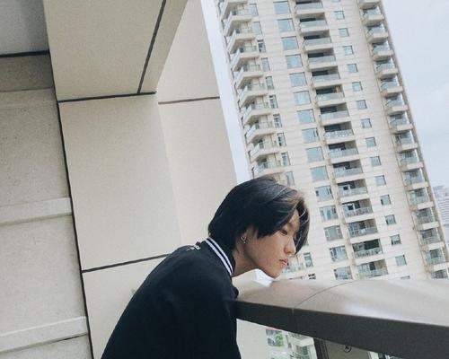 轻松驾驭花心男友的终极攻略（掌握方法，让你的爱情更加稳定）