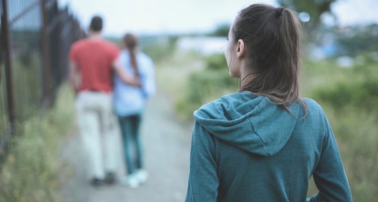 追逐那一见钟情的感觉（关于男人不单身时的心动与挣扎）