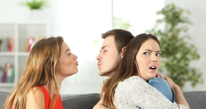 如何挽回婚姻？男人出轨后的应对策略（老公出轨怎么办？用这些方法让他重新爱上你！）