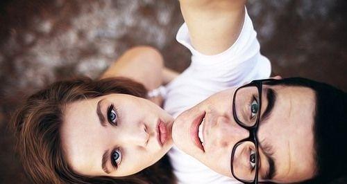恋爱后如何挽回前女友的心？（15个实用技巧教你赢回她的芳心）