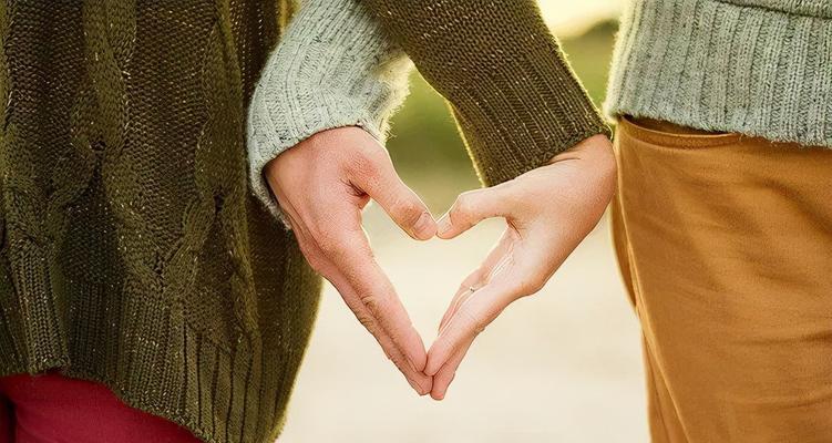 男人出轨后保护小三的心理分析（为什么有些男人愿意背叛家庭，却对小三异常关照？）