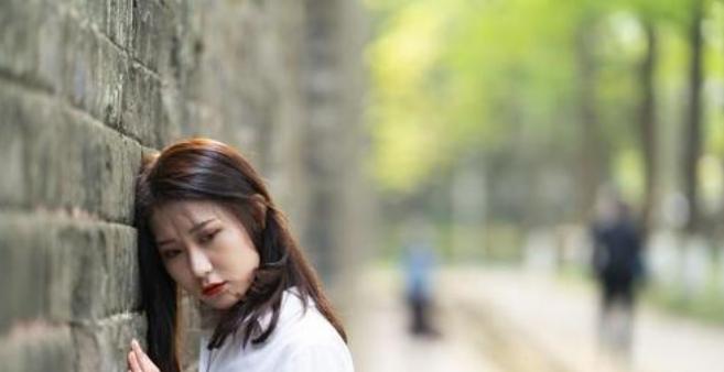 男友已提分手，该挽回吗？（分手原因、挽回策略、情感依赖）