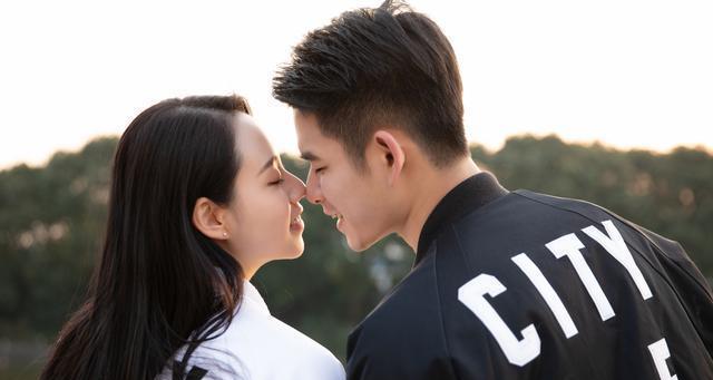 巨蟹座面对前任复合的反应剖析（情感纠缠，如何处理？）