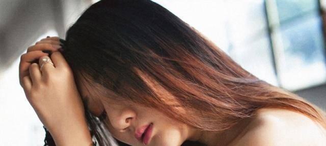 当女生冷落你，你该怎么做？（应对女生冷落的有效方法）