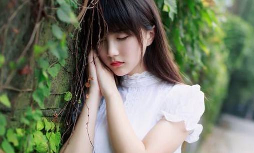 分手后如何挽回女友？（重塑自己，重新赢得她的心）