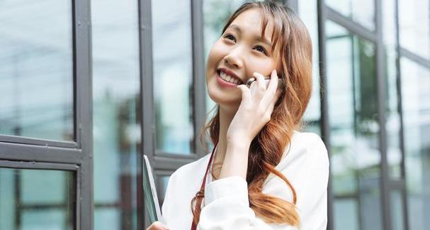 挣脱大龄剩女自卑，重新拥抱自信人生（33岁女性的自我救赎之路）