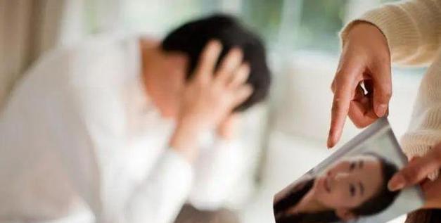 异地恋吵架，应该谁先道歉？（如何处理异地恋中的矛盾与争吵？）