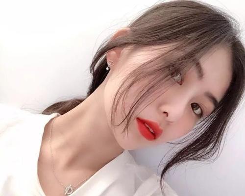 7个赞美法则，让你轻松追到女孩（如何用赞美让女孩更喜欢你？）