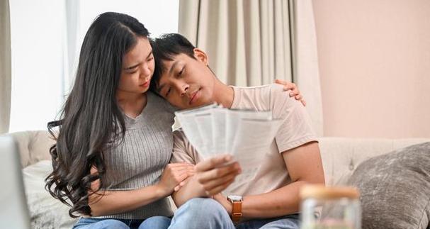 怀疑男友出轨怎么办？（拒绝被伤害的15个方法）
