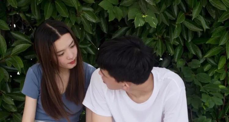 重拾联系，重新开始——挽回前男友一招教你（以前男友说做朋友又不理我了，你需要这些技巧）