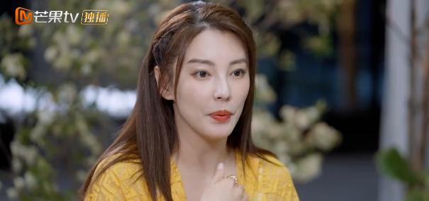 劈腿女生如何挽回前任爱情（分手后如何重拾感情、改变自己的态度和行为）