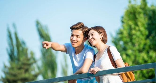 异地恋女友出轨怎么办？（如何应对女友出轨的情况？如何修复关系？）