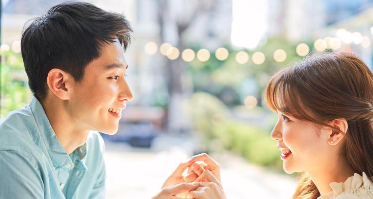 如何挽回失去心的男友（15个方法教你重新赢回他的心）