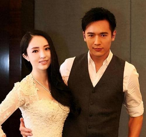 如何让新恋情升温？（15个技巧让你与女友更亲密）