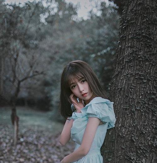揭秘“忽冷忽热”女孩的心理（以喜欢女孩的情感起伏背后的真实想法和原因）
