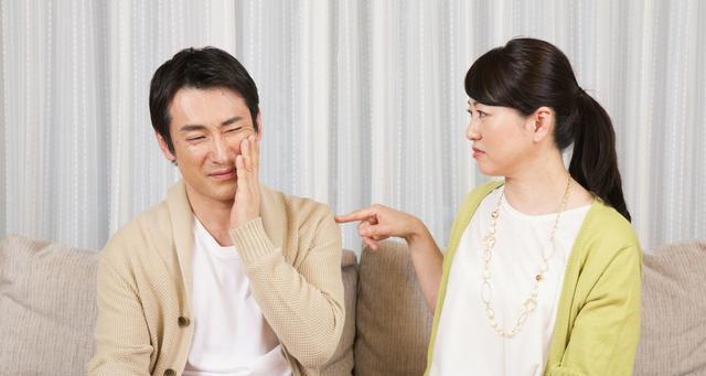 老公出轨怎么办？（探究出轨原因，化解婚姻危机）
